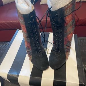 LAMB. Brand new booties in box!